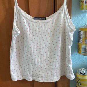 Red and white floral brandy top